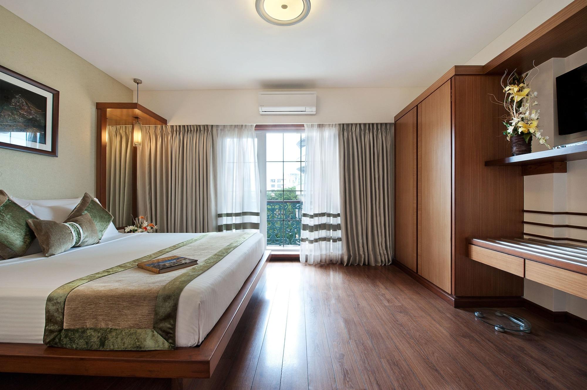 Grand Residency Hotel & Serviced Apartments Мумбай Екстериор снимка