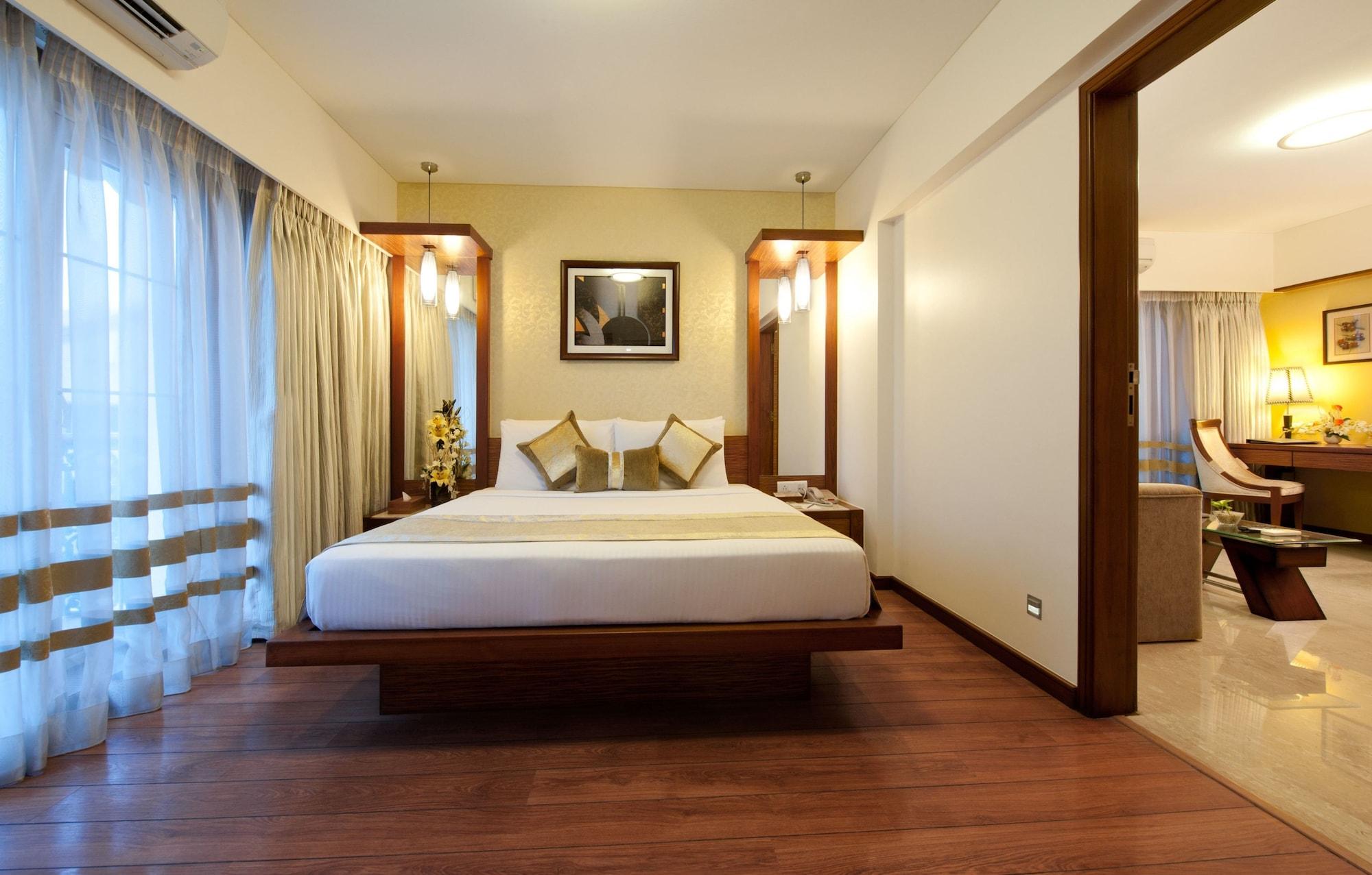 Grand Residency Hotel & Serviced Apartments Мумбай Екстериор снимка