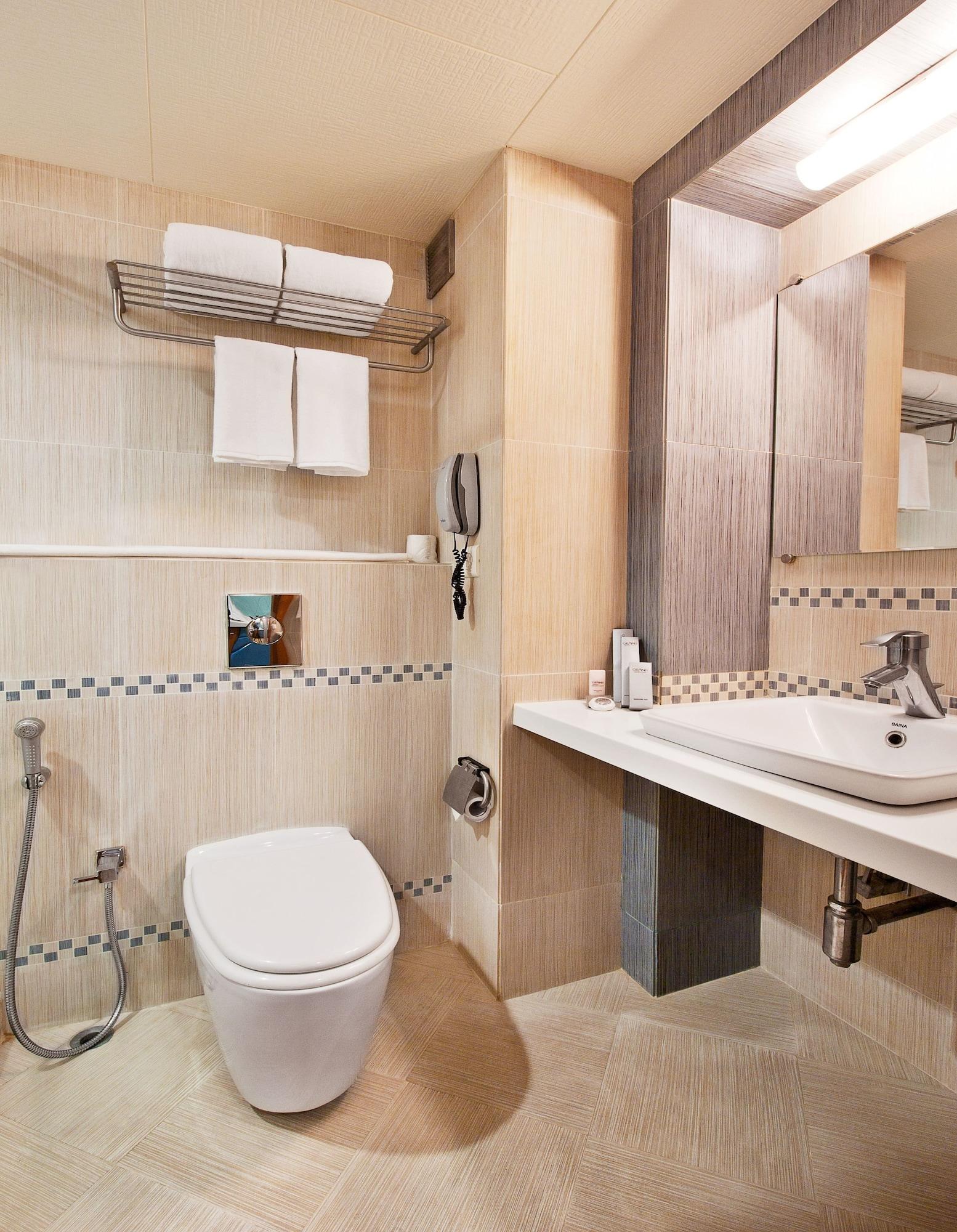 Grand Residency Hotel & Serviced Apartments Мумбай Екстериор снимка