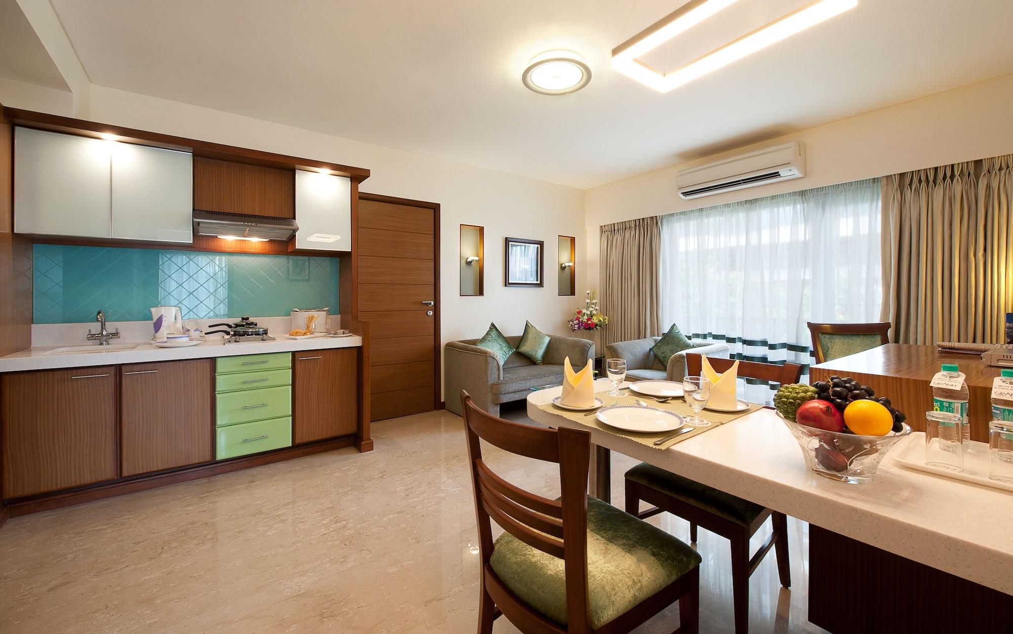 Grand Residency Hotel & Serviced Apartments Мумбай Екстериор снимка