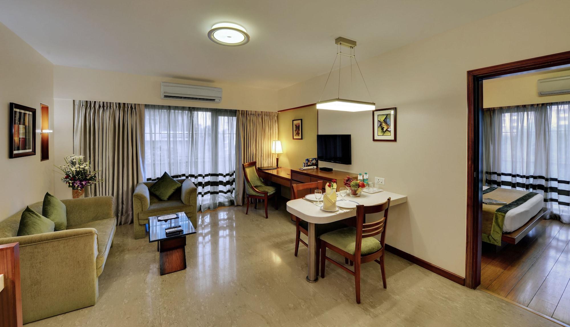 Grand Residency Hotel & Serviced Apartments Мумбай Екстериор снимка
