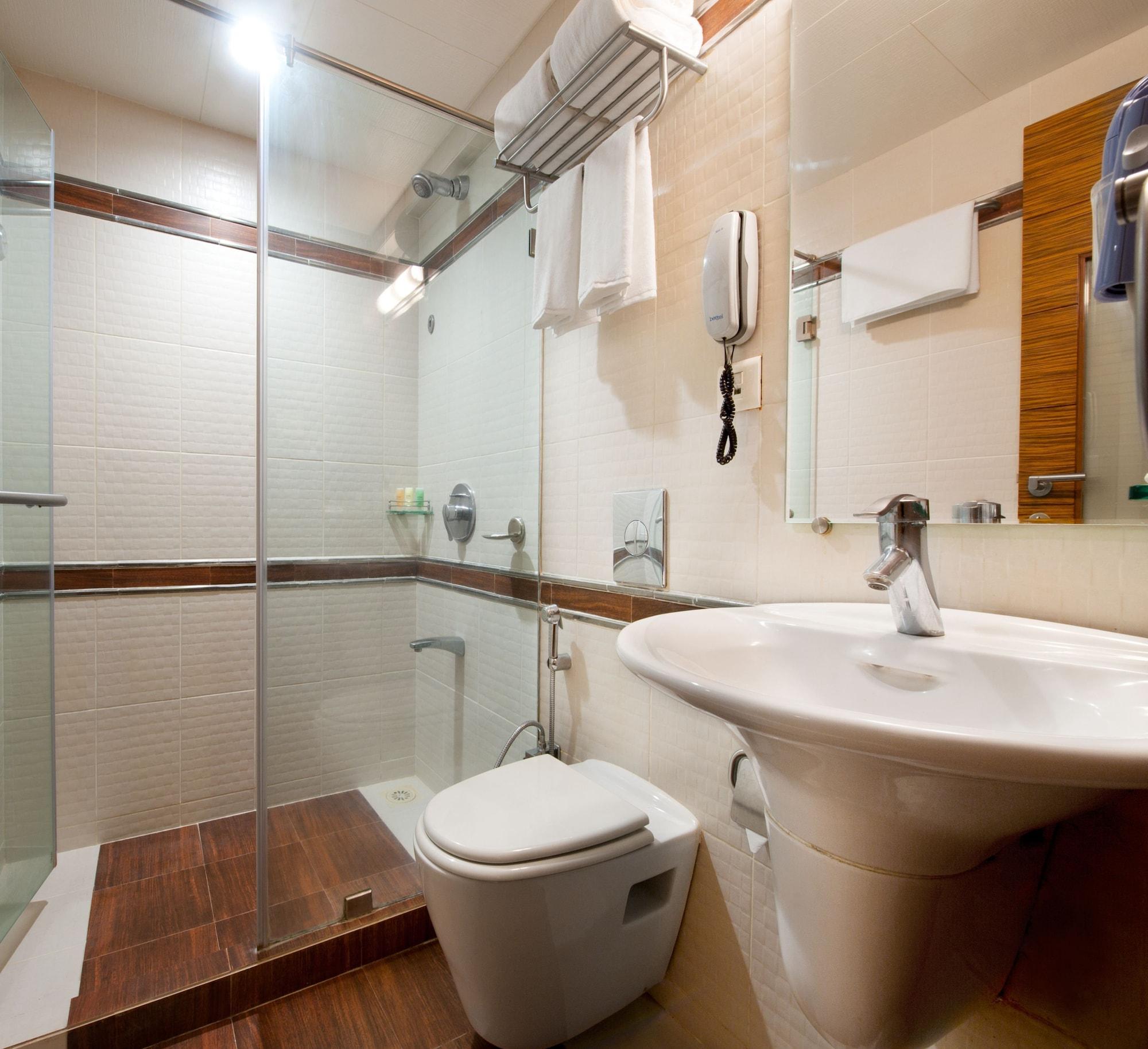 Grand Residency Hotel & Serviced Apartments Мумбай Екстериор снимка