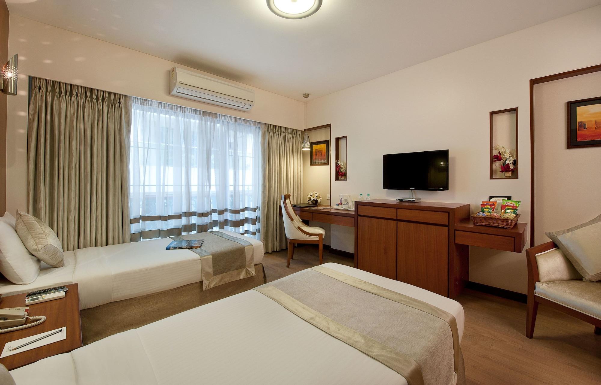 Grand Residency Hotel & Serviced Apartments Мумбай Екстериор снимка
