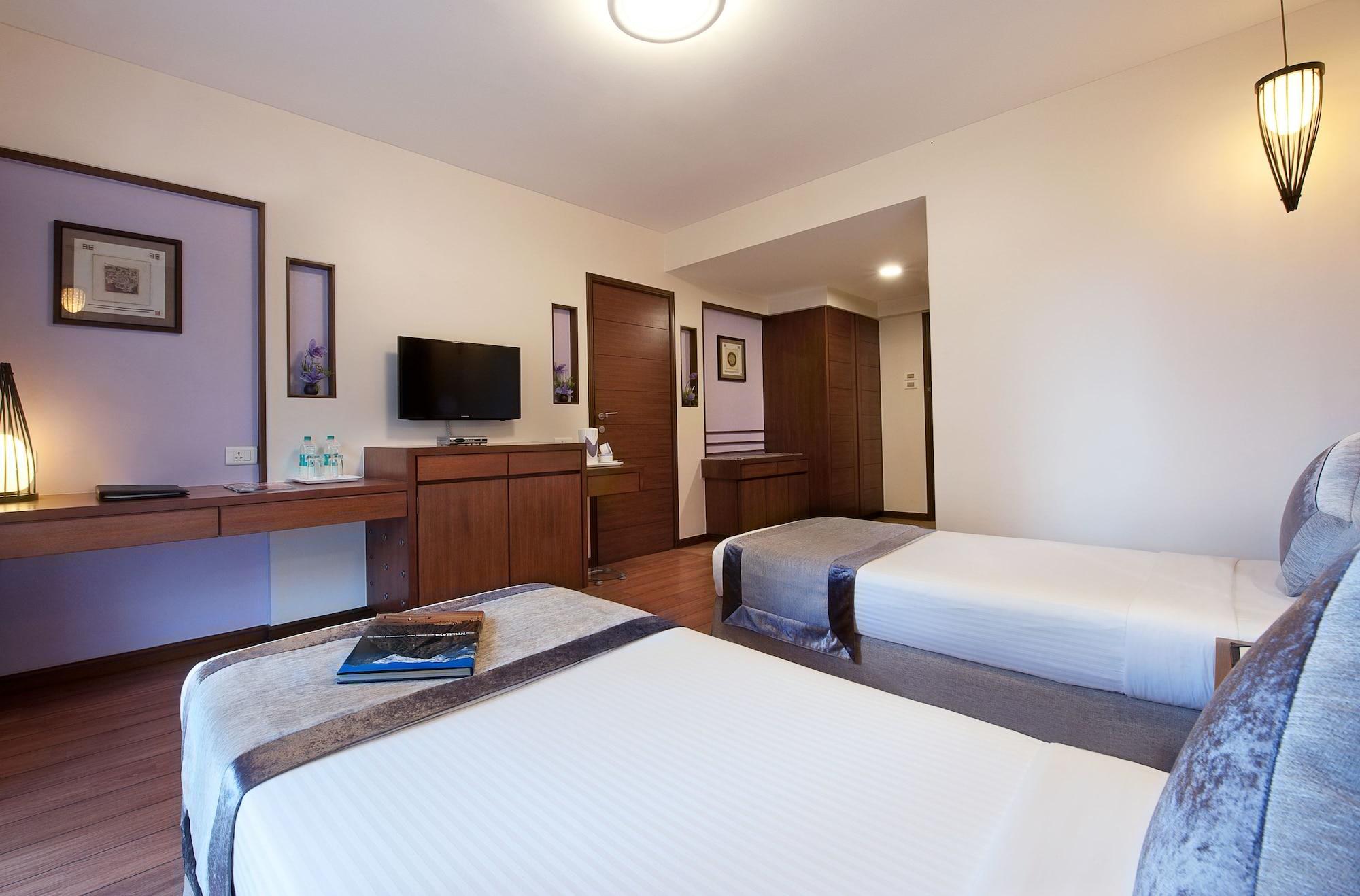 Grand Residency Hotel & Serviced Apartments Мумбай Екстериор снимка