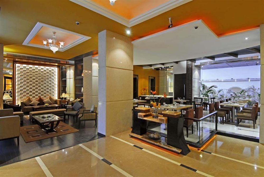 Grand Residency Hotel & Serviced Apartments Мумбай Екстериор снимка