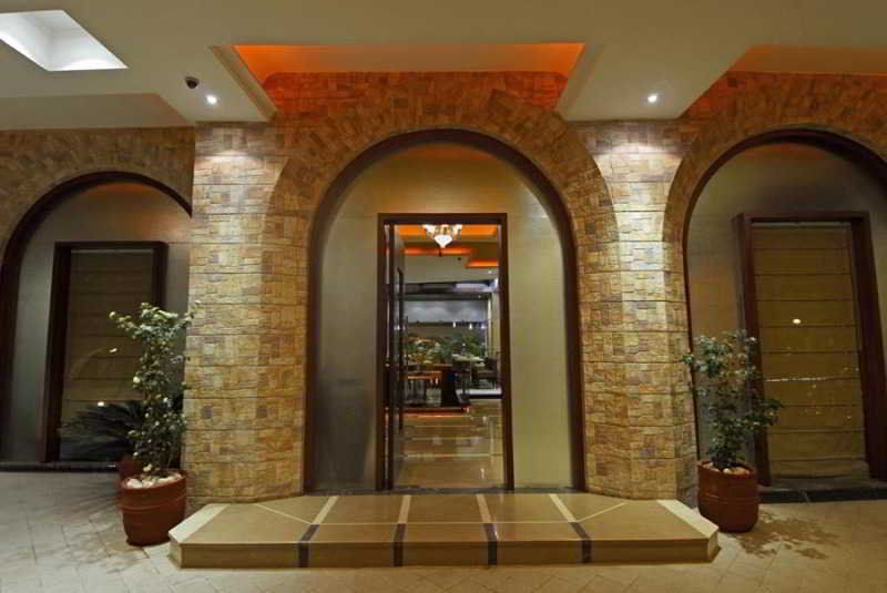 Grand Residency Hotel & Serviced Apartments Мумбай Екстериор снимка